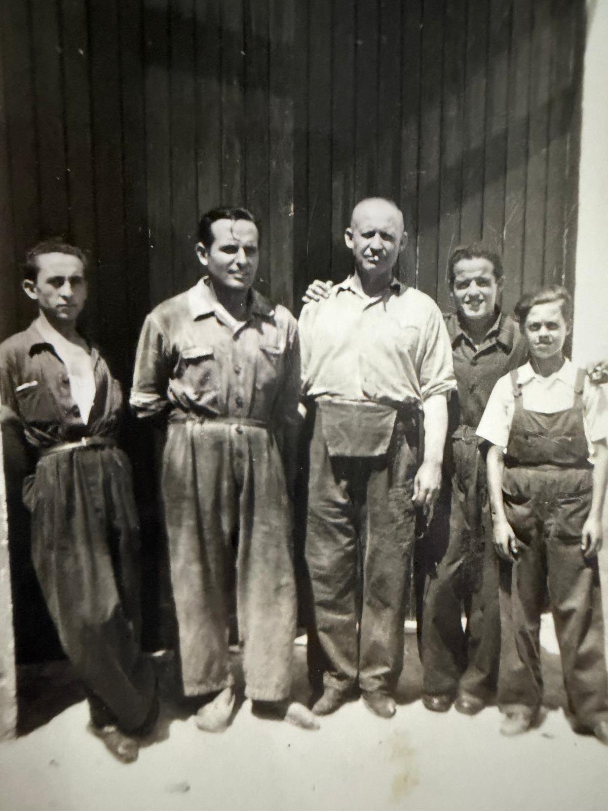 One of Diesel Gallardo's first teams in Seville, with Alfredo Gallardo, the founder, and his son Paco